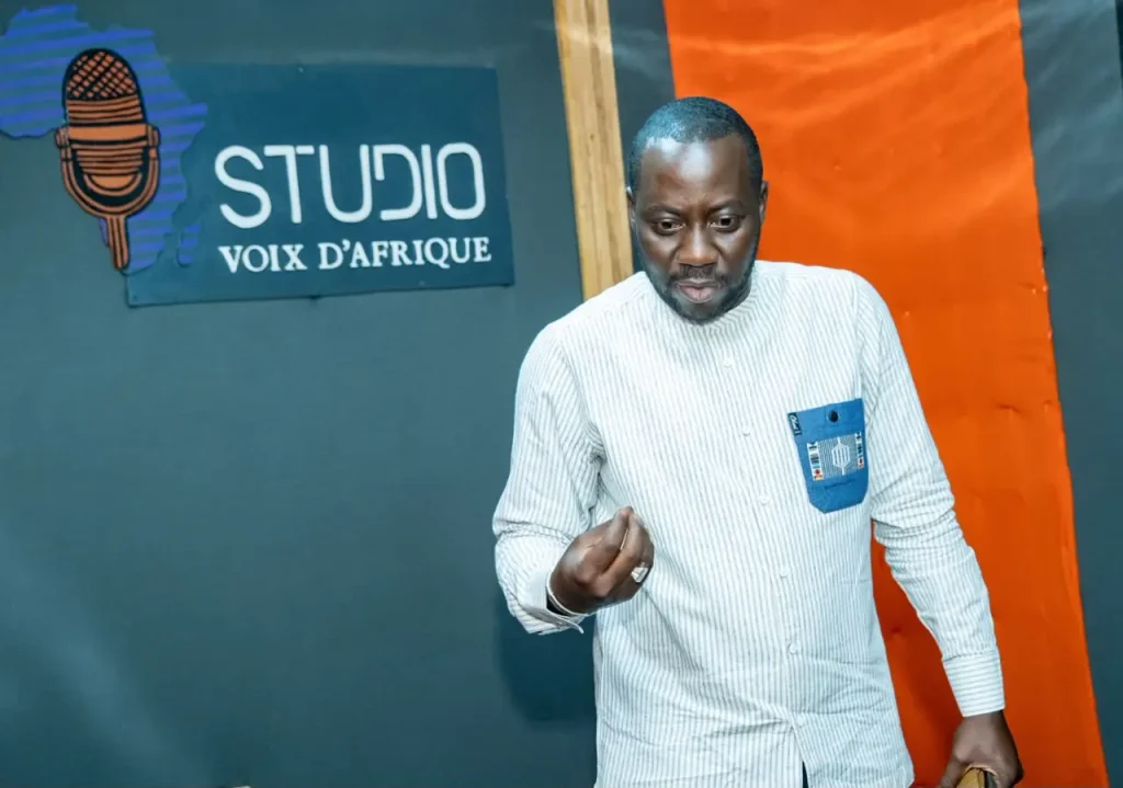 Doublage Aziz Lankoandé, directeur du studio voix d'Afrique